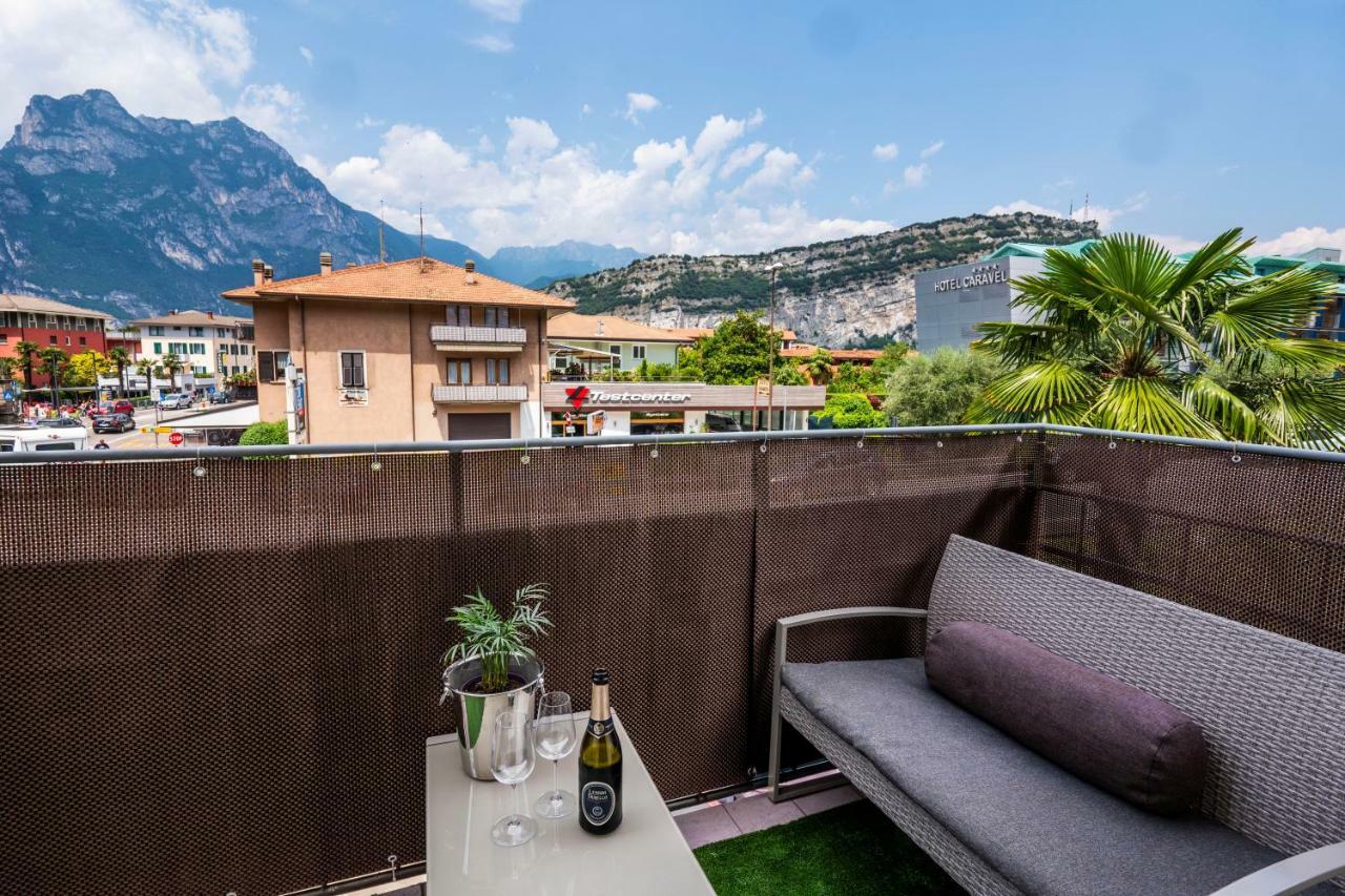 Sun Apartment Torbole Sul Garda ภายนอก รูปภาพ